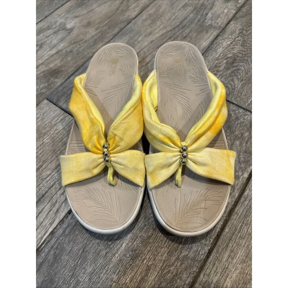 Bzees Promise Sandals Women’s Size 10